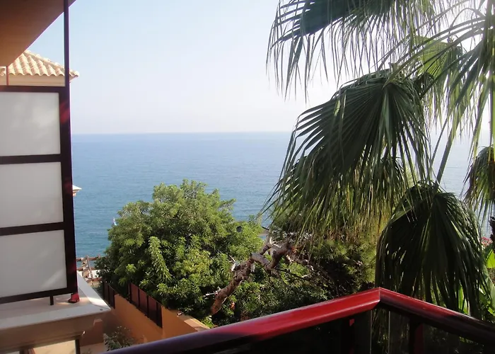Aparthotel El Faro